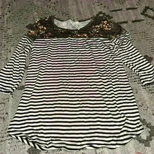 Maurices 24/7 Top, Shirt, Blouse, size S green striped/floral NWT